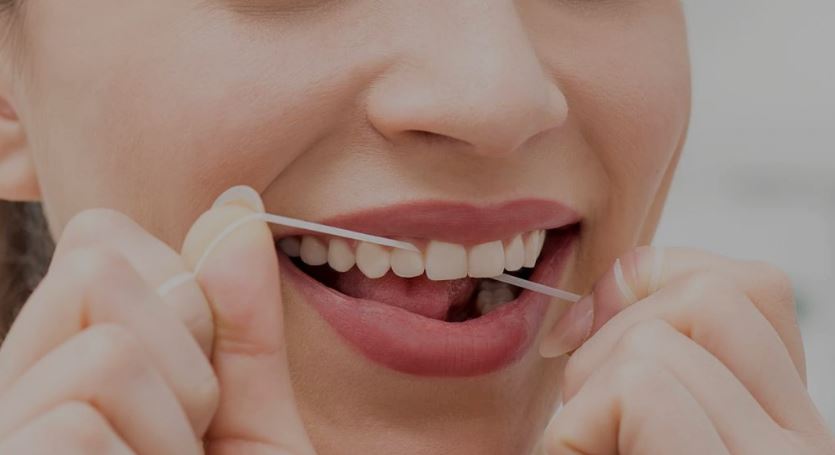 Sabes cómo se usa correctamente el hilo dental?
